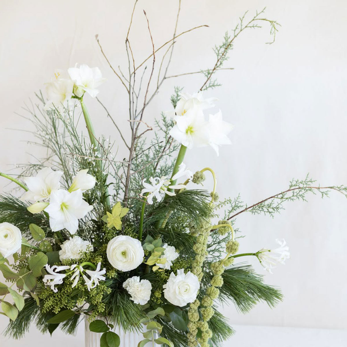 Monochromatic Floral Centerpiece Building: Winter Whites - January 10
